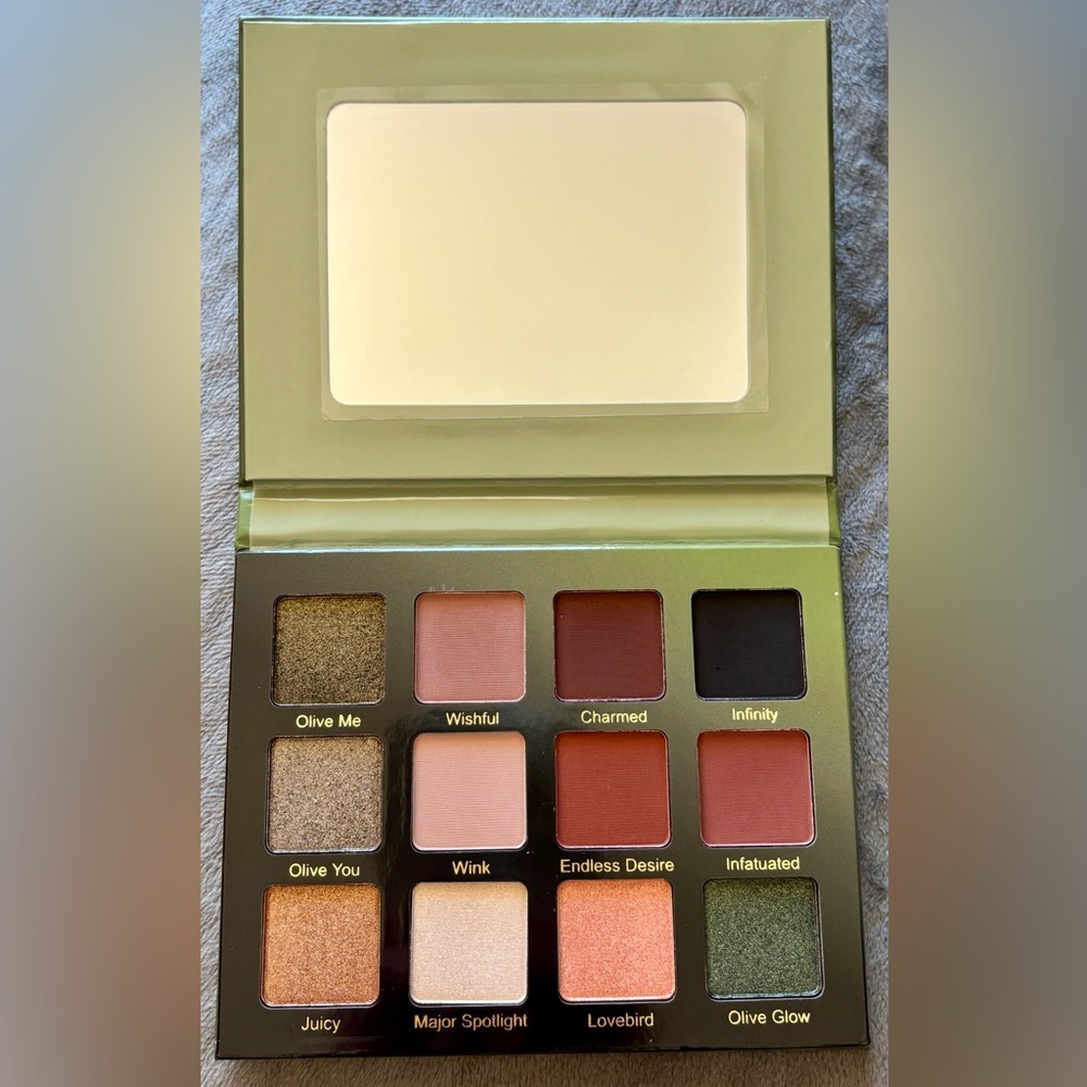 Violet Voss Green and Brown Eyeshadow Palette